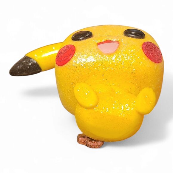 Funko POP! Pokémon PIKACHU #553 Diamond Collection w/ Pokémon Trading Card Tin - Picture 7 of 9